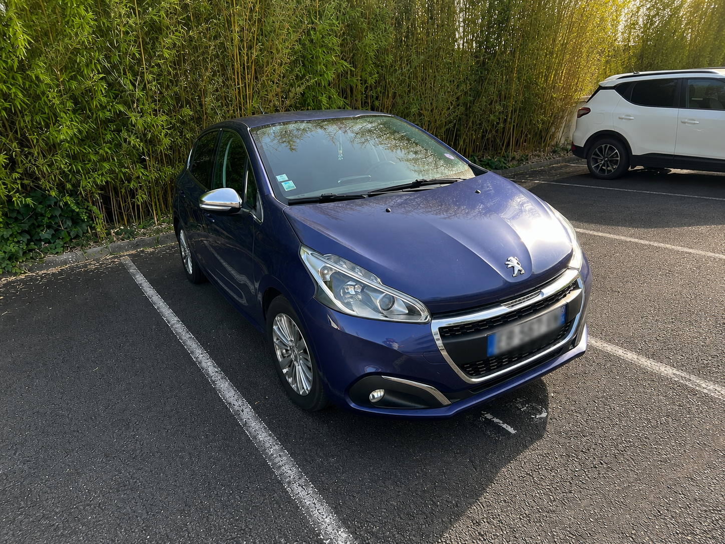 Peugeot 208 Allure bleue