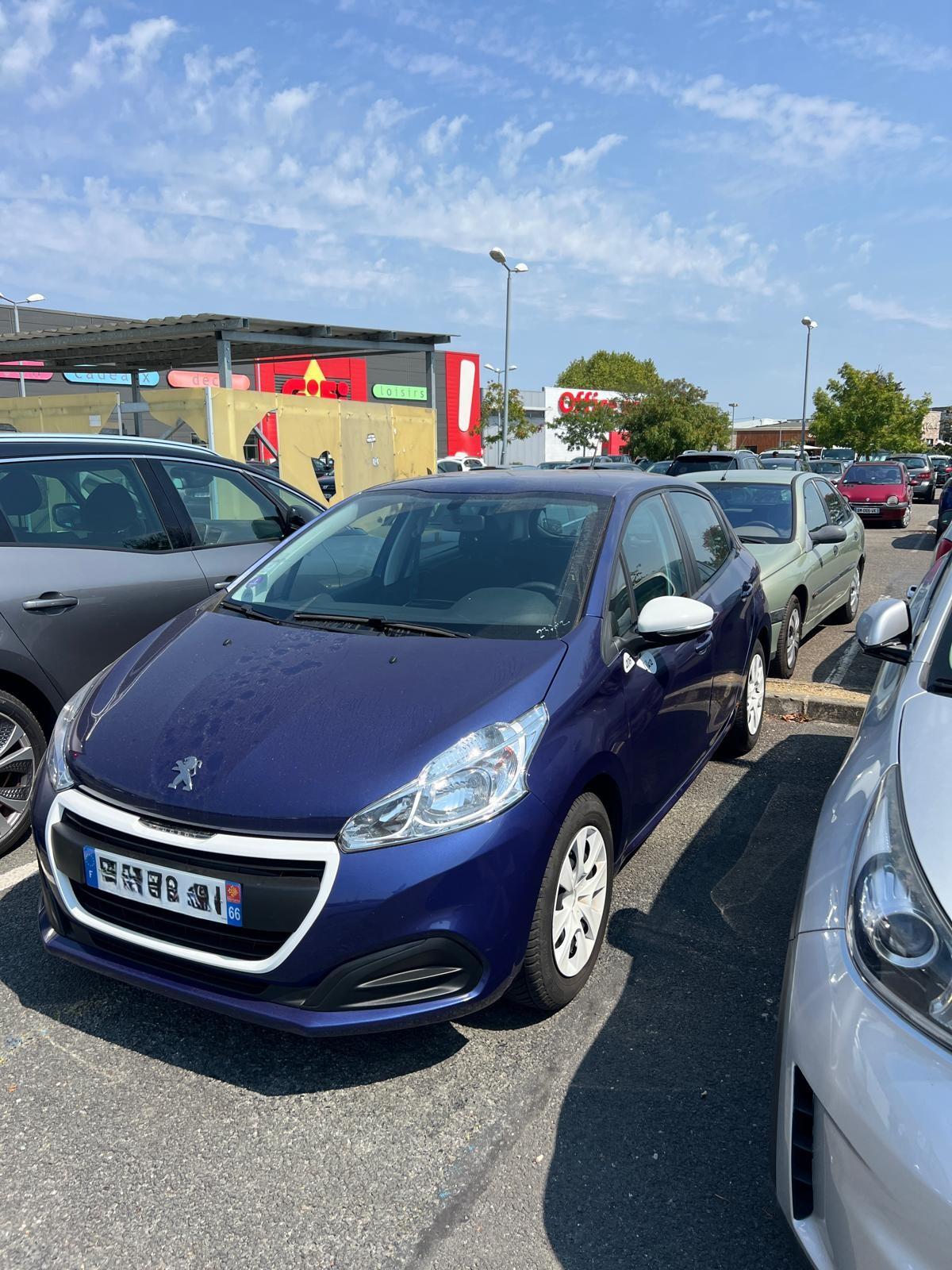 Peugeot 208 Like bleue